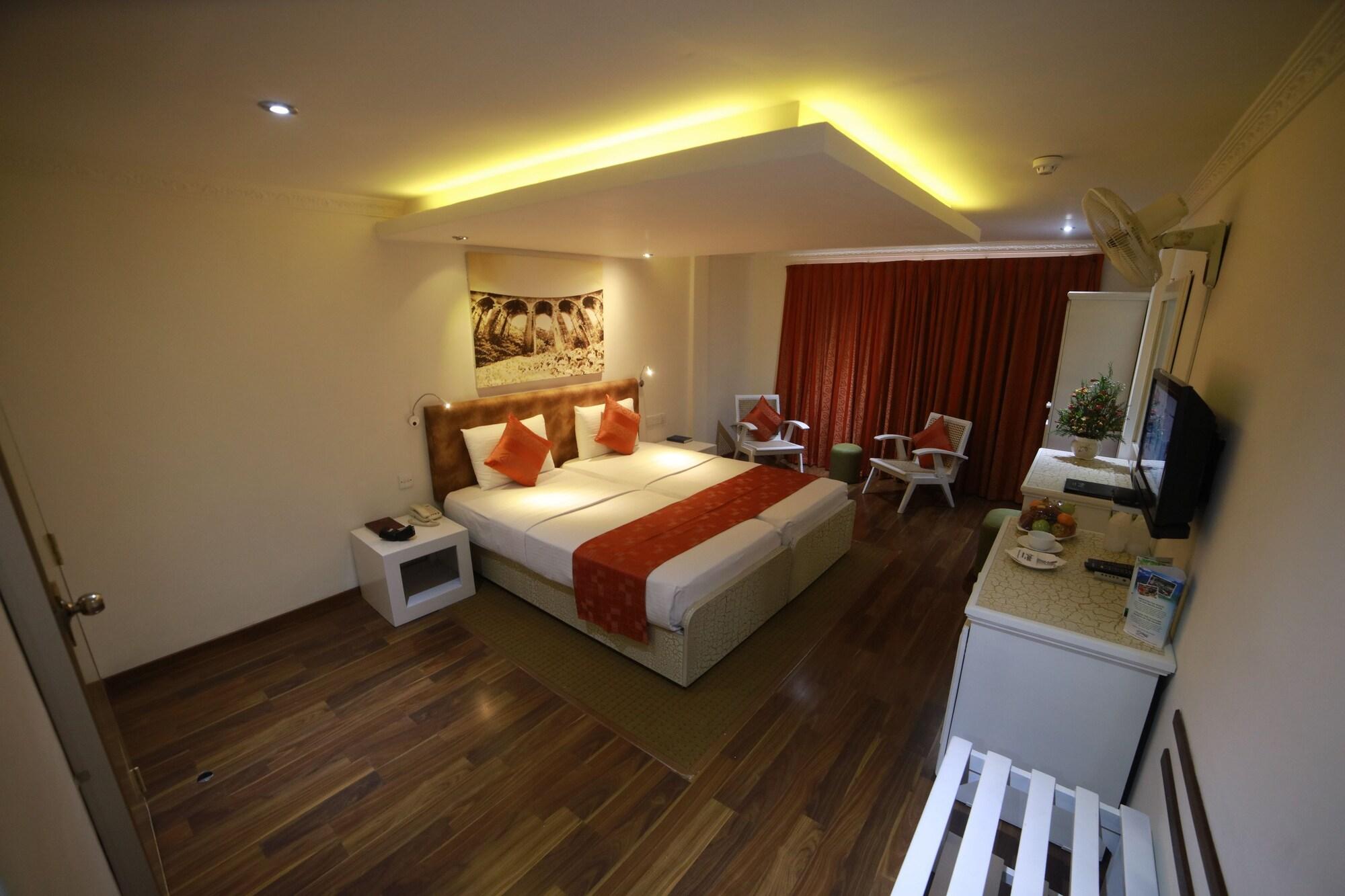 Orient Hotel Бандаравела Екстериор снимка