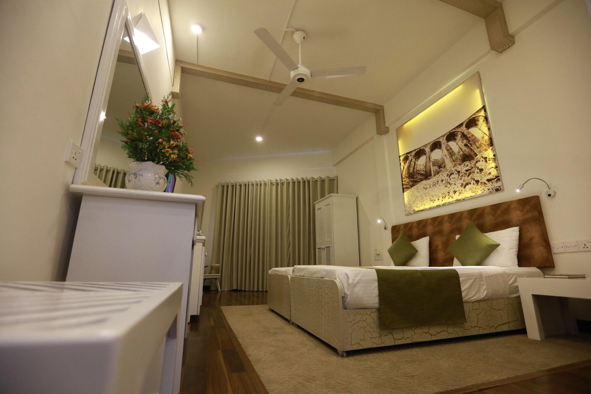 Orient Hotel Бандаравела Екстериор снимка