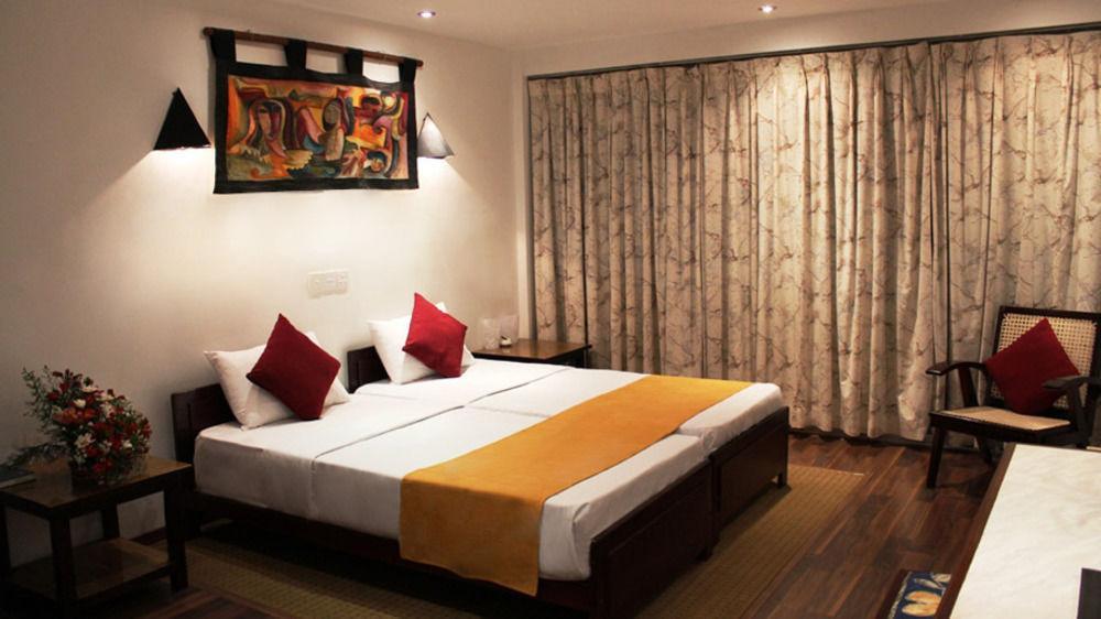 Orient Hotel Бандаравела Екстериор снимка