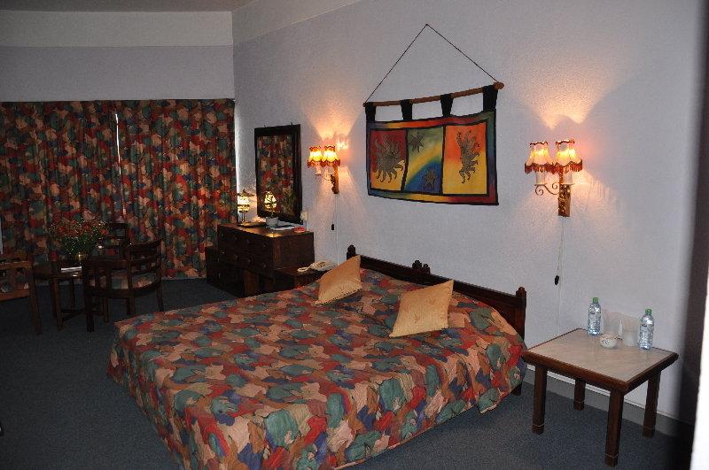 Orient Hotel Бандаравела Екстериор снимка