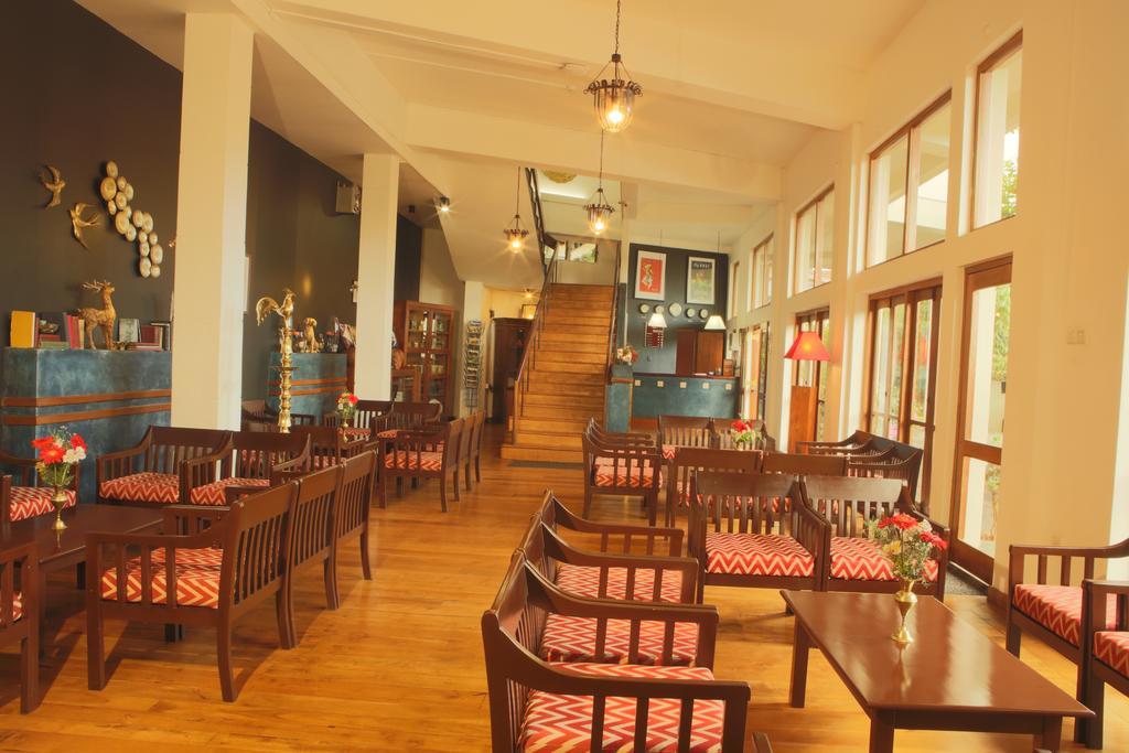 Orient Hotel Бандаравела Екстериор снимка