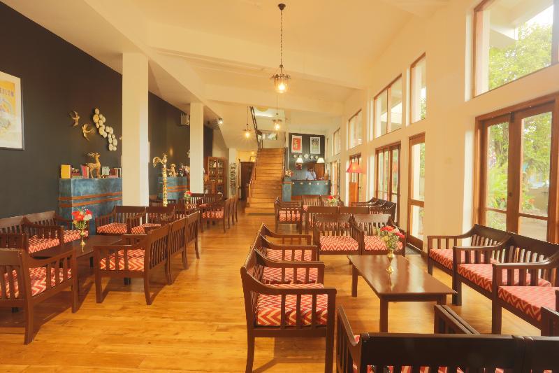 Orient Hotel Бандаравела Екстериор снимка