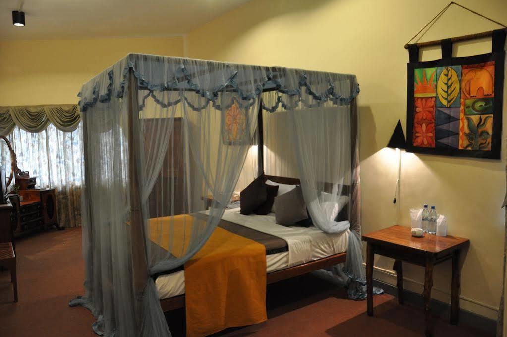 Orient Hotel Бандаравела Екстериор снимка