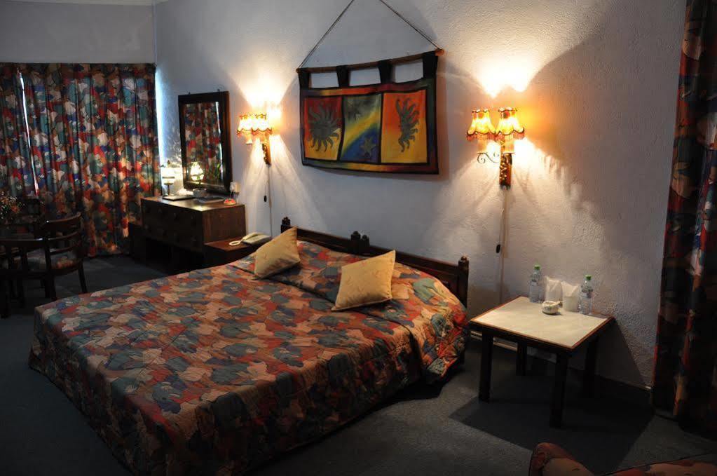 Orient Hotel Бандаравела Екстериор снимка